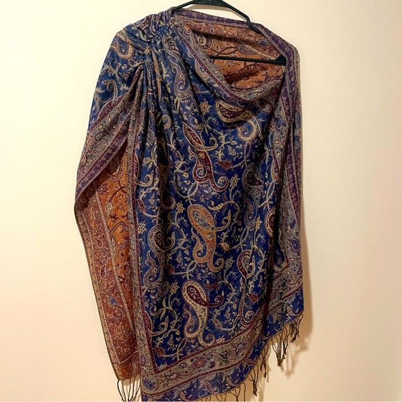 Tapestry Paisley Patterned Shawl/Poncho O/S - Picture 1 of 6